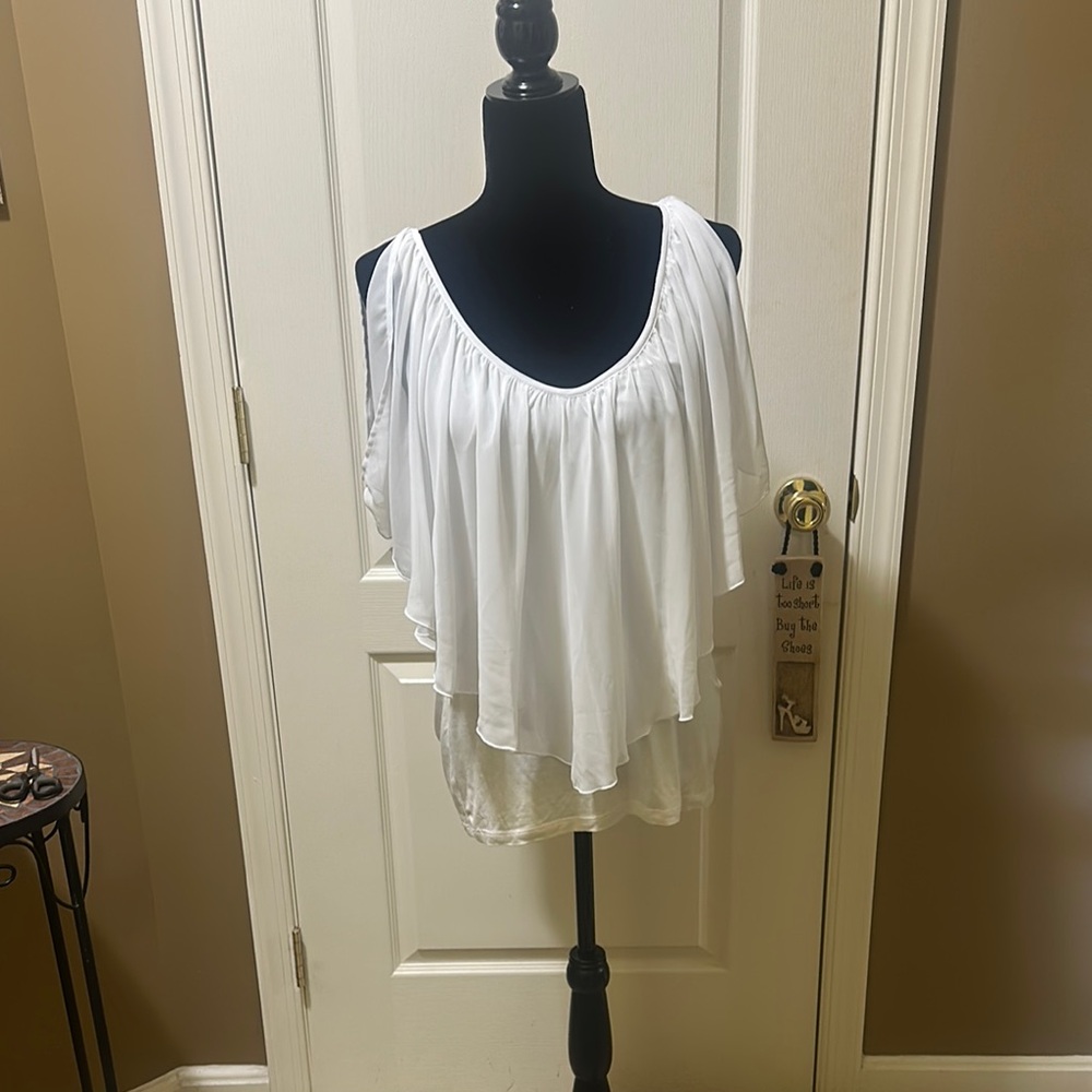 Elegant White Top with Cold Shoulder Sleeves
